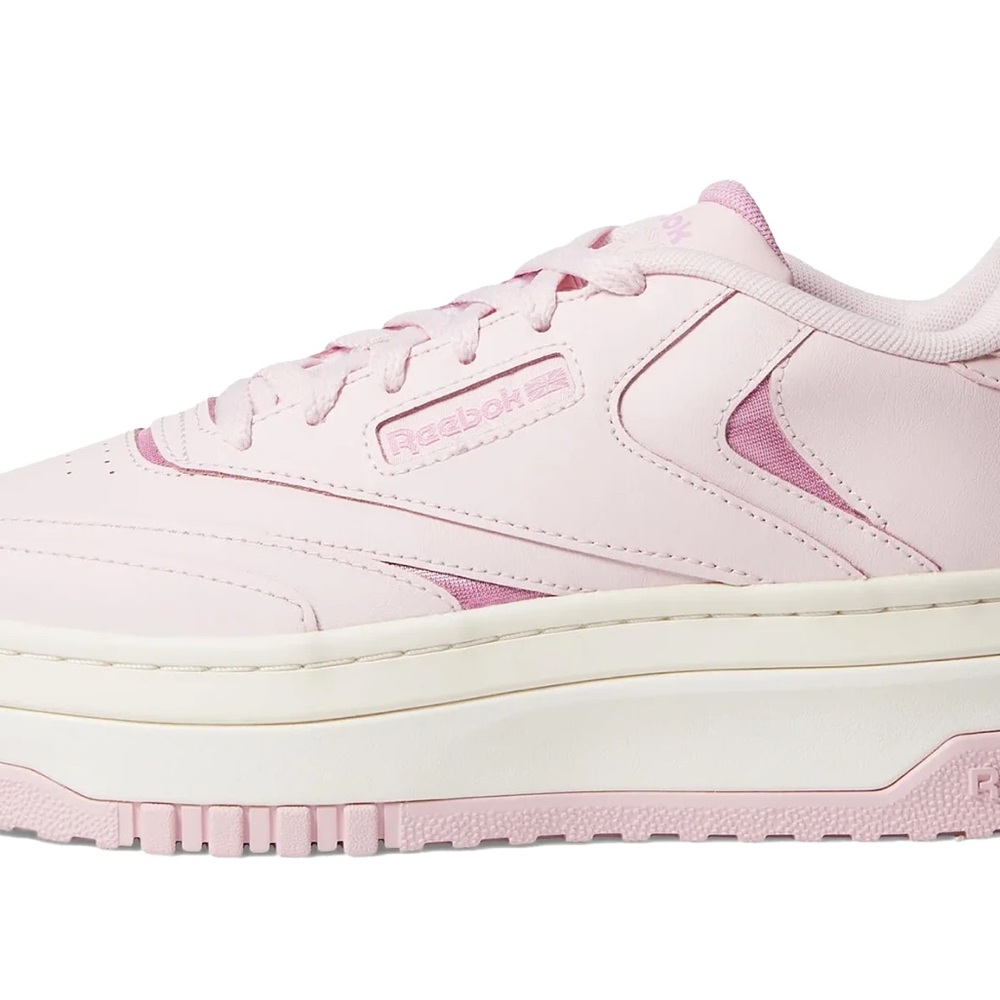 Reebok CLUB C EXTRA Sneakers
- Pink